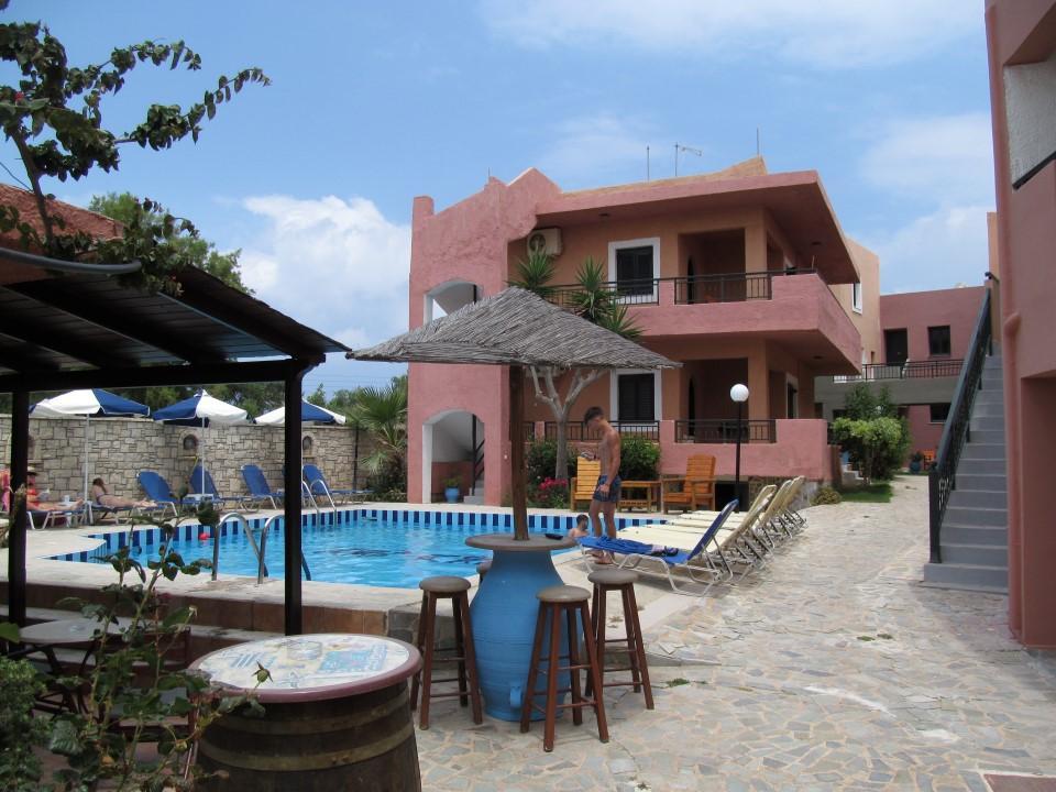 Kri Kri Village Goúrnes Buitenkant foto