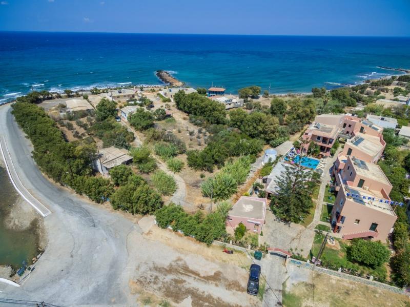 Kri Kri Village Goúrnes Buitenkant foto